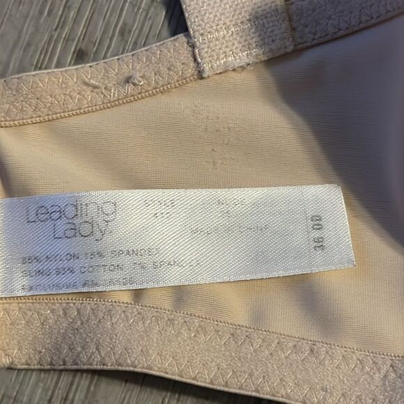 LEADING‎  LADY nursing Bra- size 36DD - Picture 8 of 11